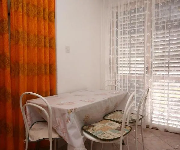 Appartement With Parking Space Baska Voda, Makarska - 6827 *